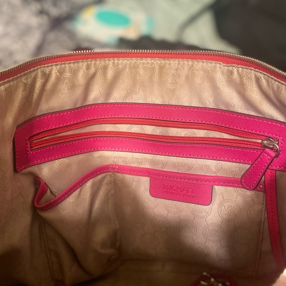 purses - Picture 4 of 6